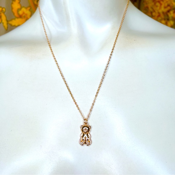 ❌ SOLD ❌ Gold plated 🐻 bear pendant 18” to 20” necklace - Picture 4 of 5
